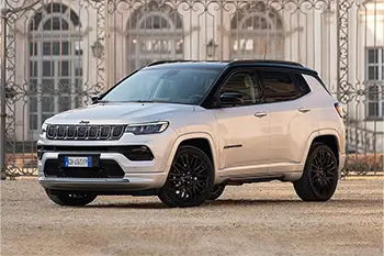 Jeep Expands Line-Up with New Compass E-Hybrid and 4xe Image